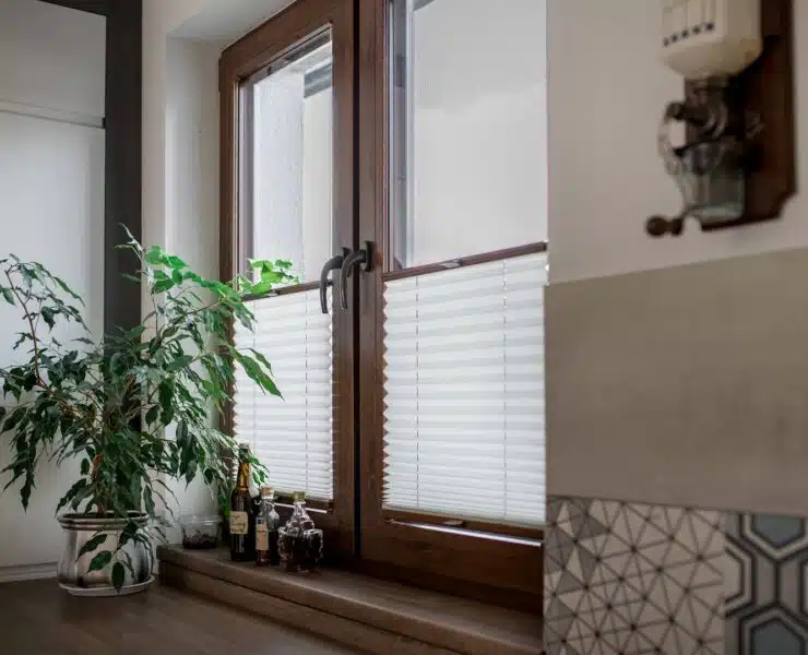 Na co zwrócić uwagę przy doborze osłon okiennych do kuchni