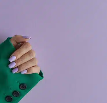 Italian manicure: dla kogo, jak wygląda i czy pasuje do krótkich paznokci?